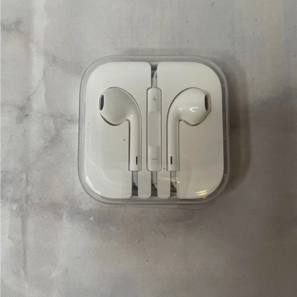 Apple Earbuds Headphones (wired) - Picture 1 of 1